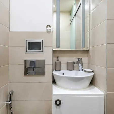 Luxury Silver By Flat Mаnager