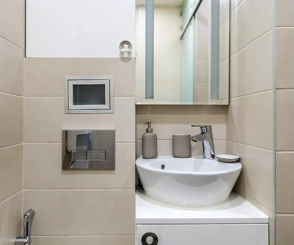 Luxury Silver By Flat Mаnager